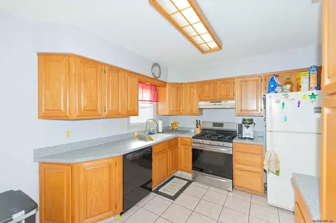 2230 Greenpoint Ave, Schenectady, NY 12303 photo 11