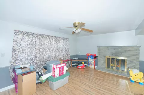 2230 Greenpoint Ave, Schenectady, NY 12303 photo 15