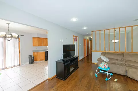 2230 Greenpoint Ave, Schenectady, NY 12303 photo 6