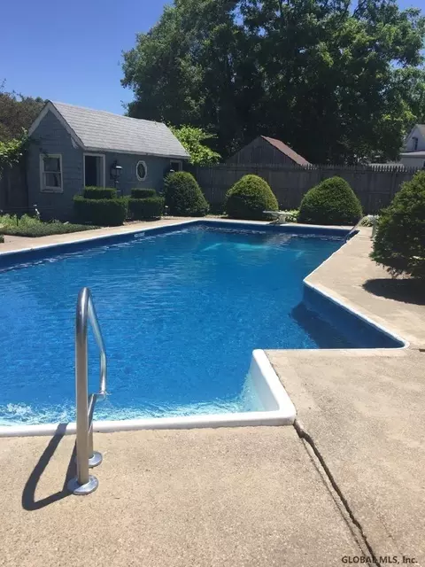 2230 Greenpoint Ave, Schenectady, NY 12303 photo 2