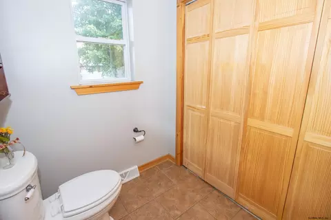 122 Trinity Pl, Selkirk, NY 12158 photo 18