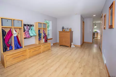 122 Trinity Pl, Selkirk, NY 12158 photo 10