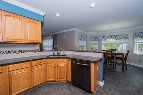 4 Century Dr, Ballston Spa, NY 12020 photo 18