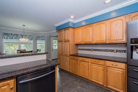 4 Century Dr, Ballston Spa, NY 12020 photo 14