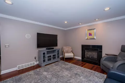 4 Century Dr, Ballston Spa, NY 12020 photo 11