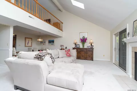 13 Constitution Dr, Glenmont, NY 12077 photo 6