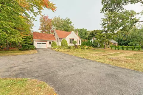 3011 Spawn Rd, Schenectady, NY 12303 photo 3