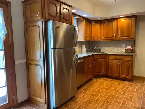 2820 Clyde Ave, Schenectady, NY 12306 photo 3