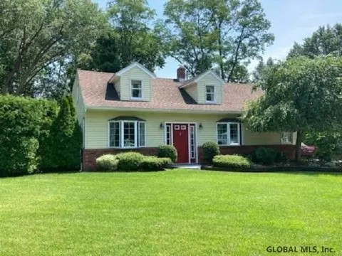 1073 Roberta Rd, Schenectady, NY 12303 photo 1