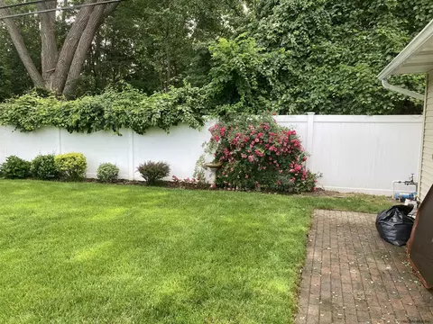 1073 Roberta Rd, Schenectady, NY 12303 photo 13