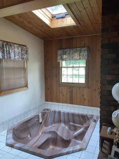 1073 Roberta Rd, Schenectady, NY 12303 photo 28