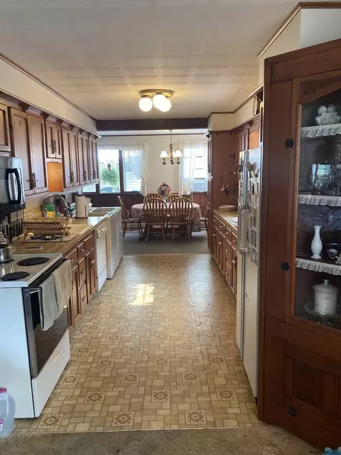 1073 Roberta Rd, Schenectady, NY 12303 photo 24