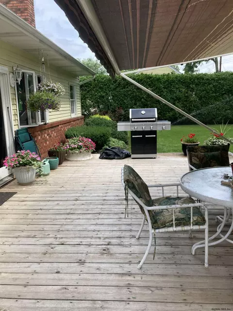 1073 Roberta Rd, Schenectady, NY 12303 photo 9