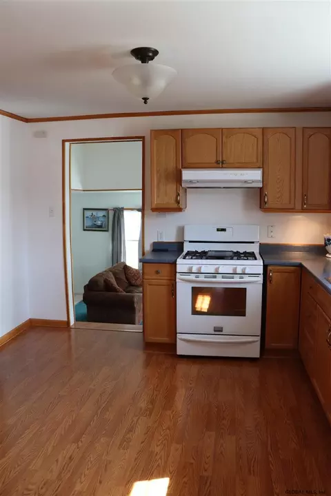 822 Kings Rd, Schenectady, NY 12303 photo 4