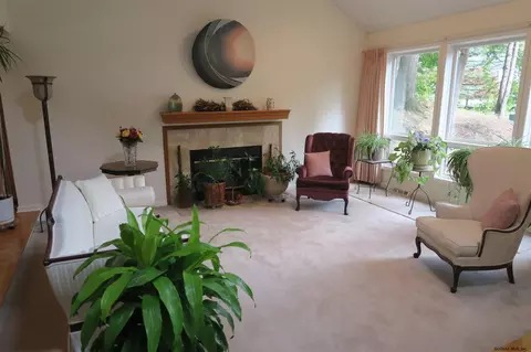 54 Stockbridge Rd, Slingerlands, NY 12159 photo 4