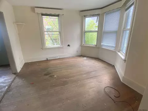 851 Eastern Ave, Schenectady, NY 12308 photo 2
