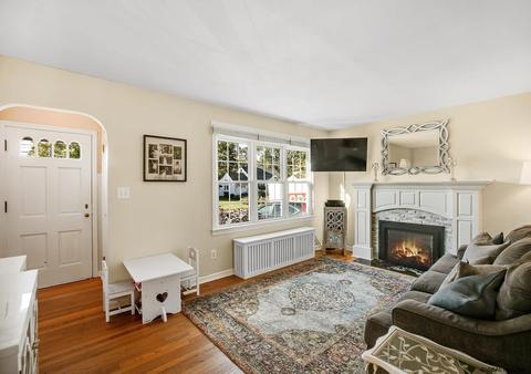 1114 Jerry Ave, Schenectady, NY 12303 photo 2