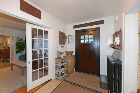 29 Herrick Ave, Delmar, NY 12054 photo 2