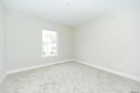 284 Bender Ln, Glenmont, NY 12077 photo 32