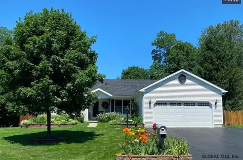 25 Jester Ct, Schenectady, NY 12304 photo 1