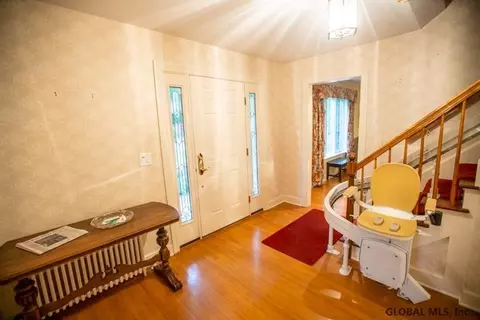 1061 Mohawk Rd, Schenectady, NY 12309 photo 3