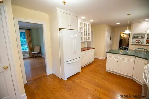 1061 Mohawk Rd, Schenectady, NY 12309 photo 12