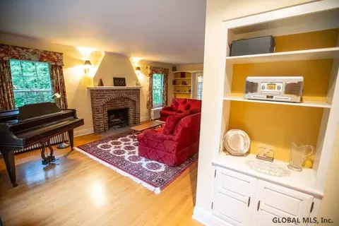 1061 Mohawk Rd, Schenectady, NY 12309 photo 24