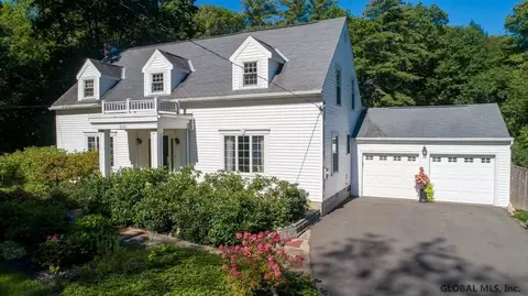 1061 Mohawk Rd, Schenectady, NY 12309 photo 1