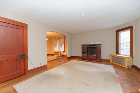 25 Hawk St, Schenectady, NY 12308 photo 5
