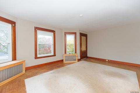 25 Hawk St, Schenectady, NY 12308 photo 7