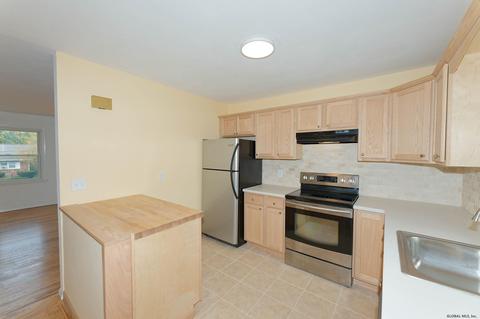 170 Ray Ave, Schenectady, NY 12304 photo 12