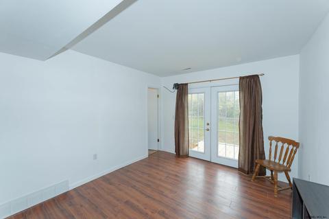 170 Ray Ave, Schenectady, NY 12304 photo 19