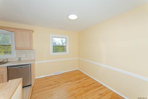170 Ray Ave, Schenectady, NY 12304 photo 10