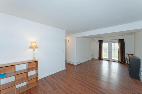 170 Ray Ave, Schenectady, NY 12304 photo 17