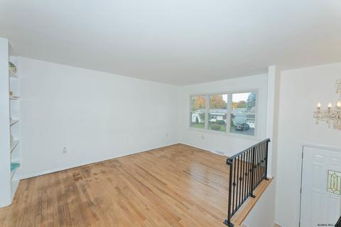 170 Ray Ave, Schenectady, NY 12304 photo 6