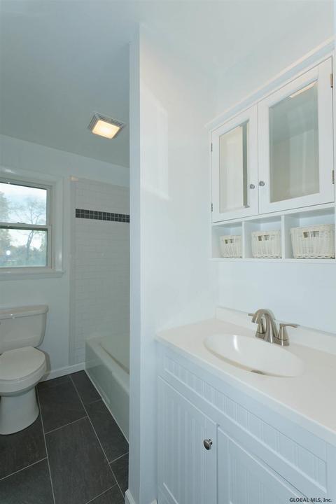 170 Ray Ave, Schenectady, NY 12304 photo 28