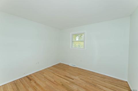 170 Ray Ave, Schenectady, NY 12304 photo 21