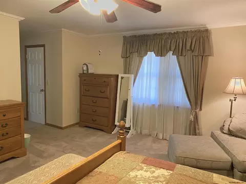 42 Henderson Rd, Glenmont, NY 12077 photo 33