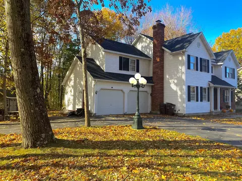 42 Henderson Rd, Glenmont, NY 12077 photo 3