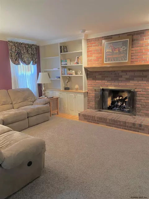 42 Henderson Rd, Glenmont, NY 12077 photo 28