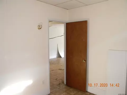418 Schenectady St, Schenectady, NY 12307 photo 5