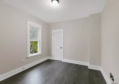 1022 Dean St, Schenectady, NY 12309 photo 18