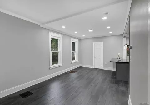 1022 Dean St, Schenectady, NY 12309 photo 10