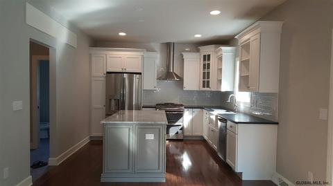 9 Oberlin Pl, Glenmont, NY 12077 photo 3