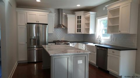 9 Oberlin Pl, Glenmont, NY 12077 photo 2