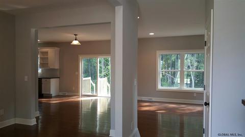 9 Oberlin Pl, Glenmont, NY 12077 photo 5