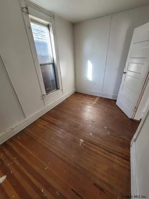 313 Front St, Schenectady, NY 12305 photo 8