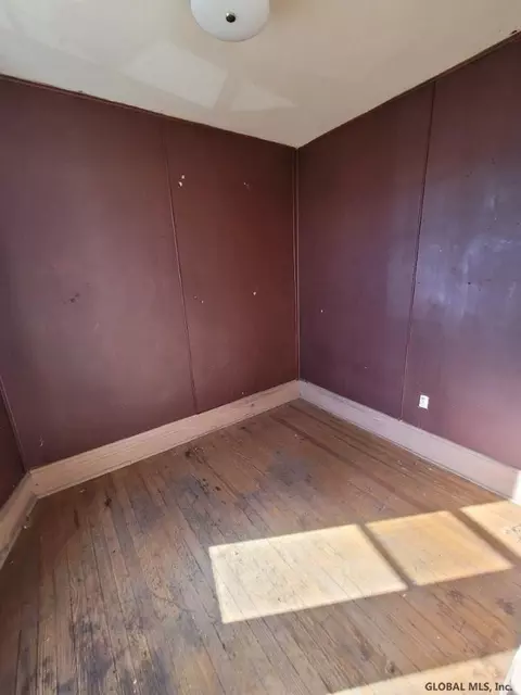 313 Front St, Schenectady, NY 12305 photo 9