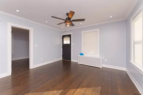 37 Marshall Ave, Schenectady, NY 12304 photo 9