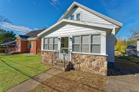37 Marshall Ave, Schenectady, NY 12304 photo 4